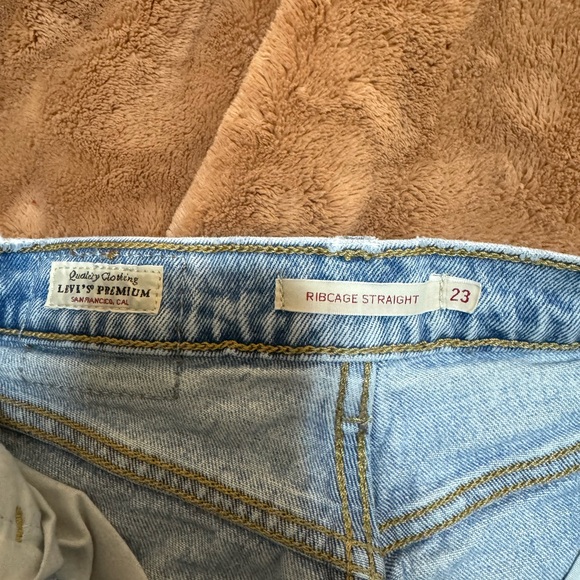 Levi's Premium Ribcage Straight Jeans - Light Blue - Picture 2 of 6